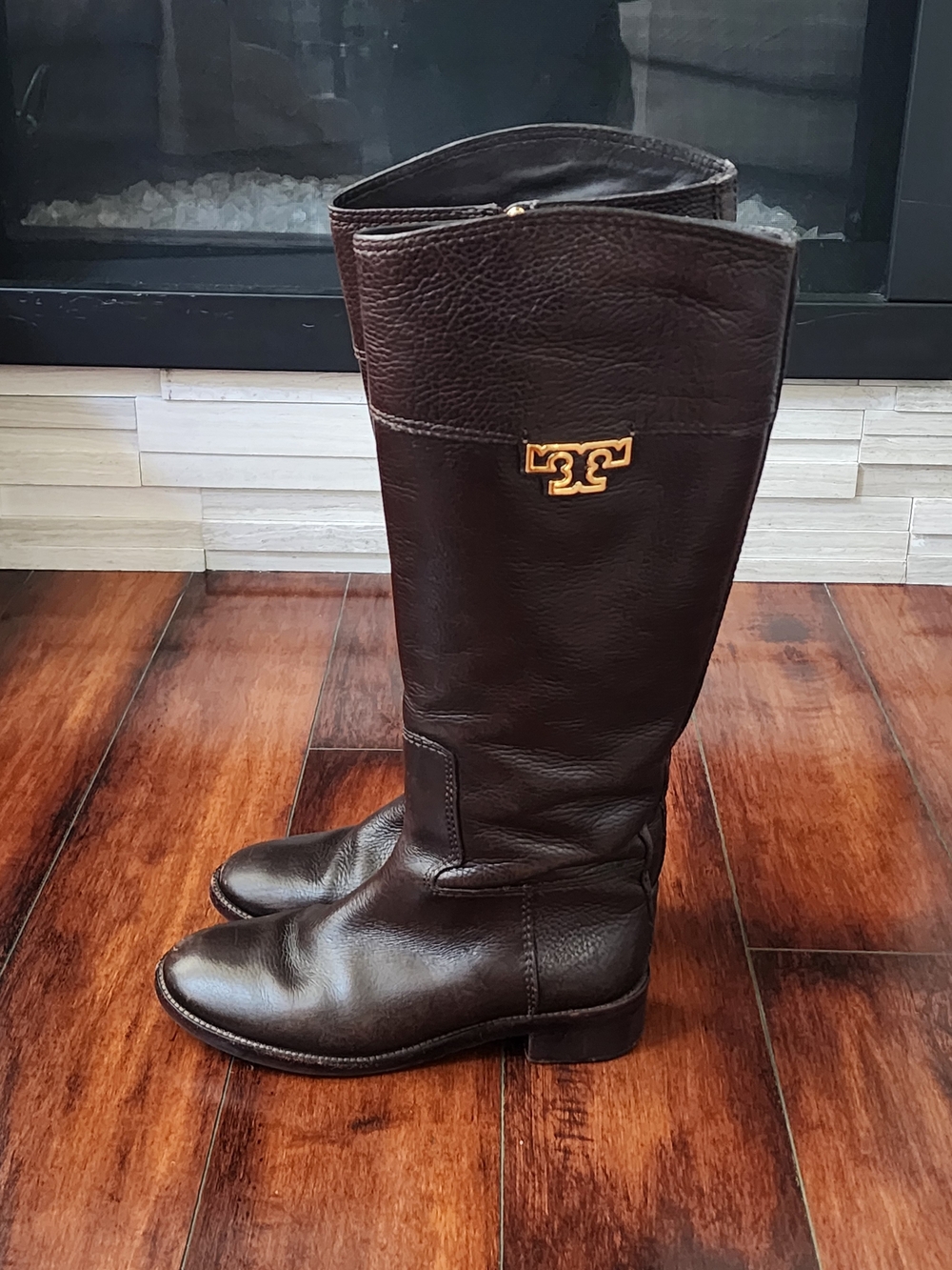Tory Burch Joanna Riding Boots Brown Pebbled Leather Gold Logo Women’s 6.5M